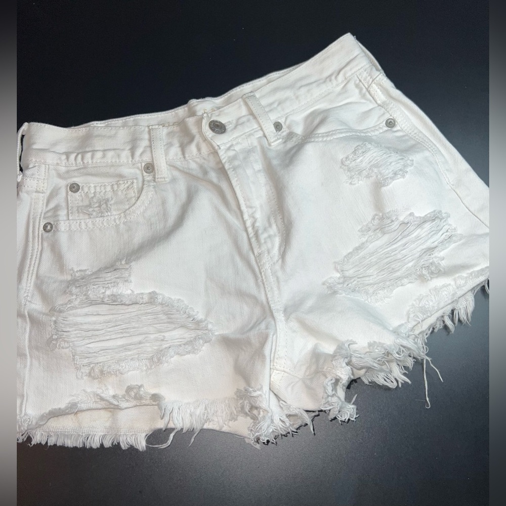 American Eagle High Rise Festival Midi Distressed Shorts in White Size 4 EUC